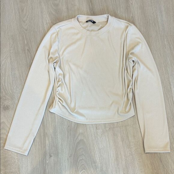 Loungewear Matching Set, Cream Crop Top and Black Wide Leg Pants, Size XL - Picture 3 of 9